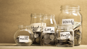 Día mundial de ahorro 31 octubre Elevated